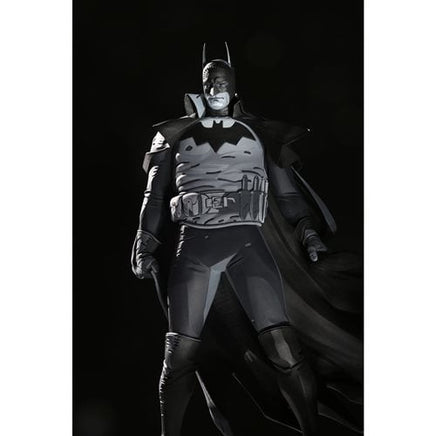 Batman Black & White Gotham by Gaslight by Mike Mignola 1:10 Scale Resin Statue - The Mage's Emporium ToyShnip Shopify Collective ToyShnip Used English Toys & Games Japanese Style Comic Book