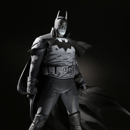 Batman Black & White Gotham by Gaslight by Mike Mignola 1:10 Scale Resin Statue - The Mage's Emporium ToyShnip Shopify Collective ToyShnip Used English Toys & Games Japanese Style Comic Book